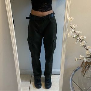 loose cargos dark green